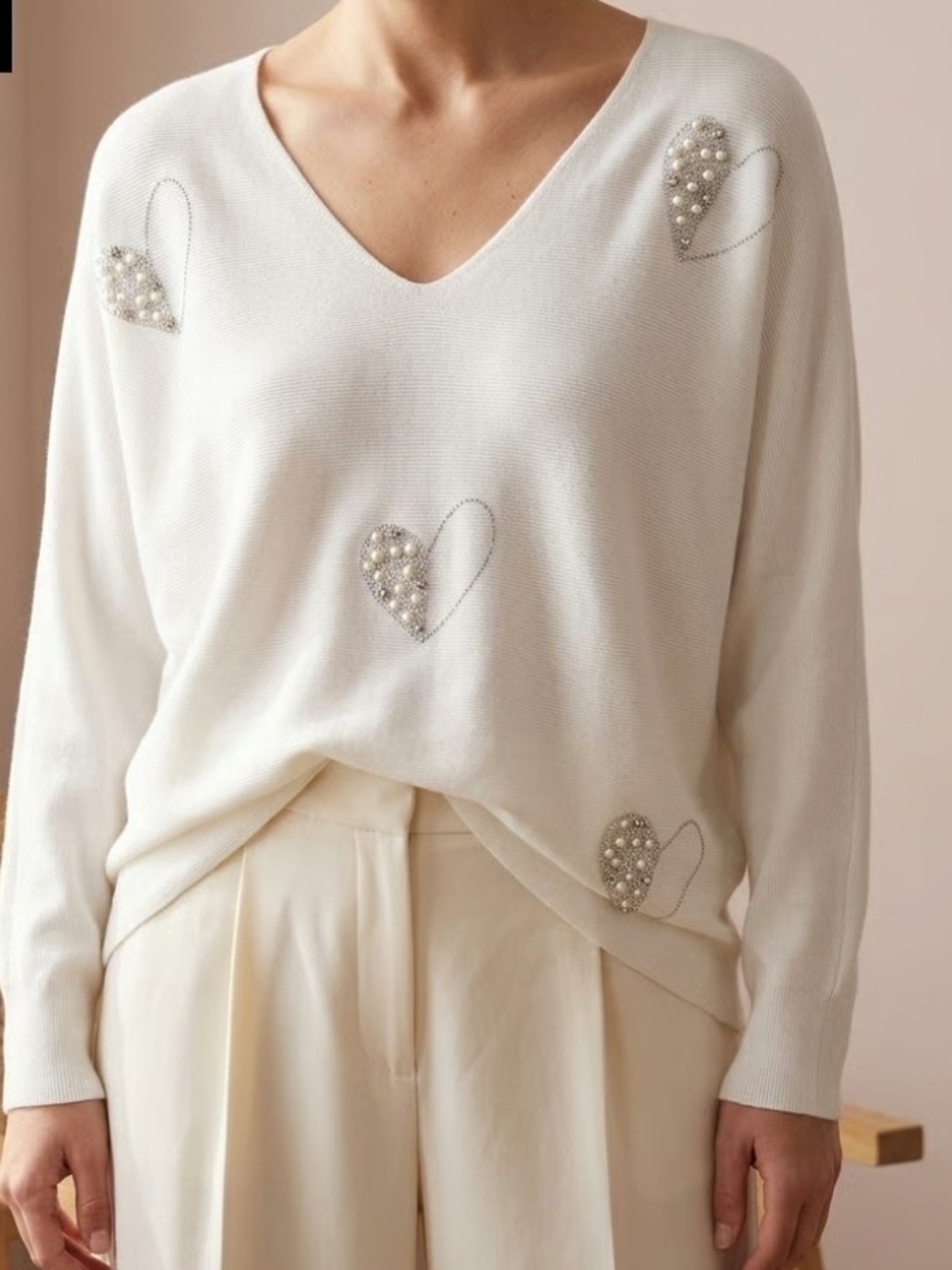 Embellished Heart V-Neck Sweater - Ivory